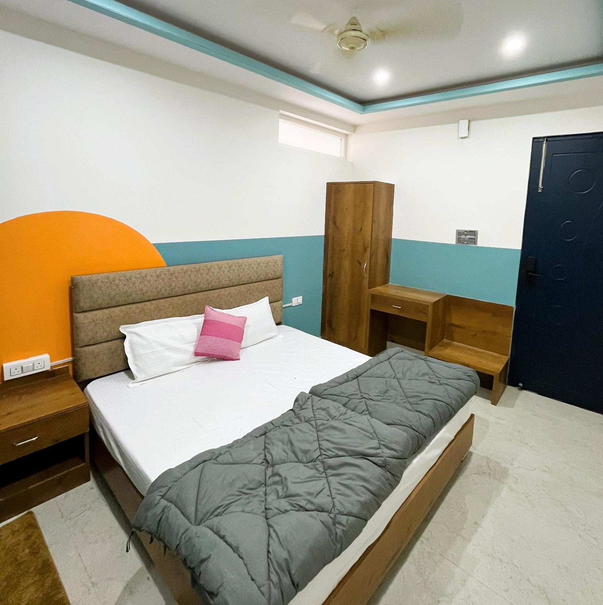 Madpackers Rishikesh 2-0 Hostel Exterior photo